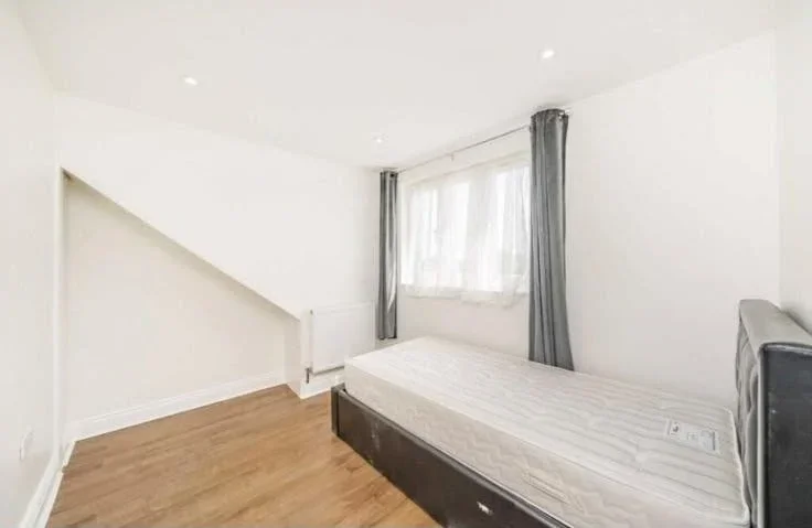 Room Gospatrick Road in Greater London