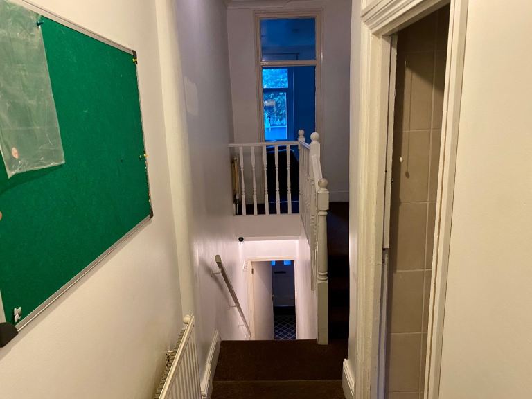 Flat Shrewsbury Road in Greater London