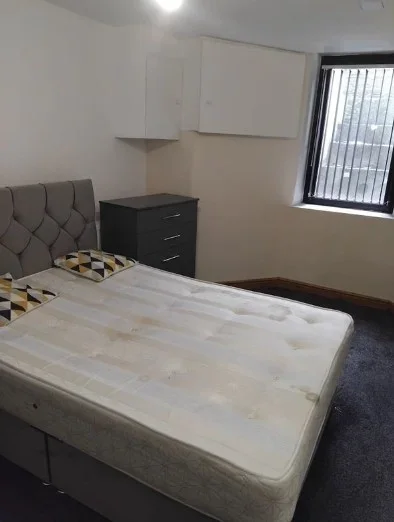 Room Grantham Terrace in Bradford