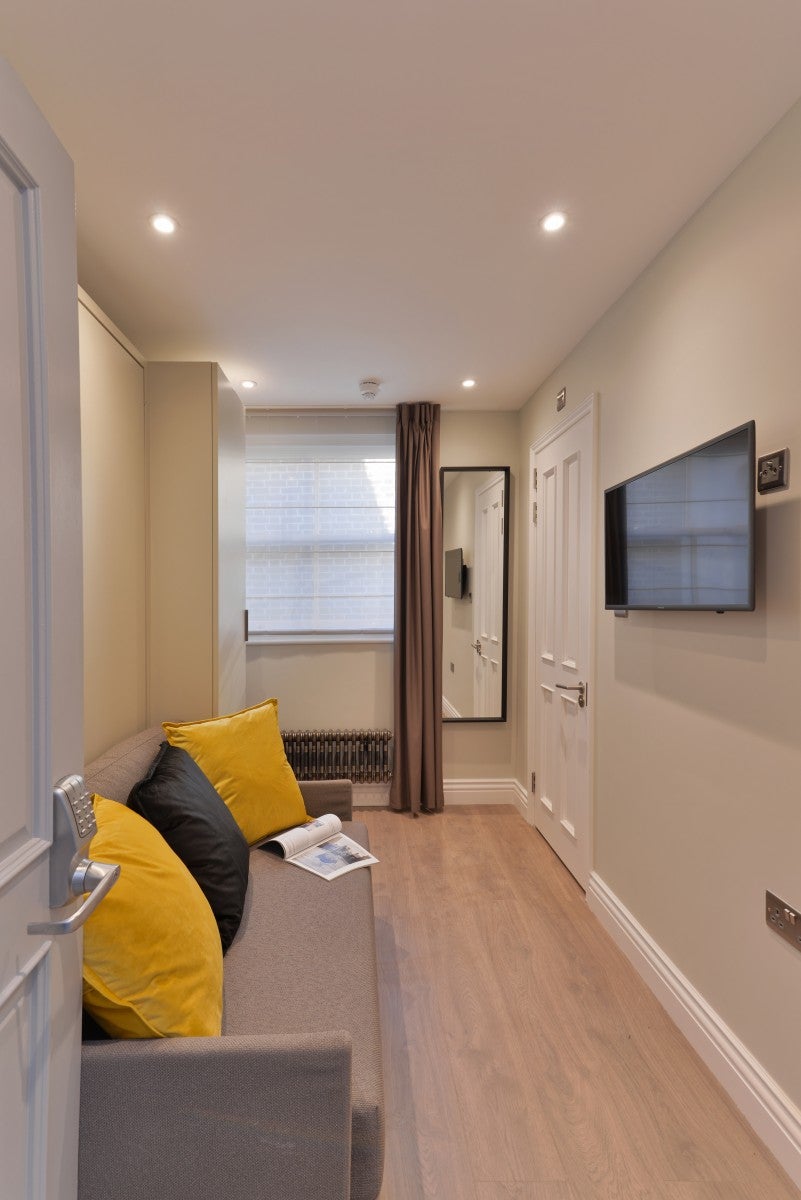 Flat Nottingham Place in London
