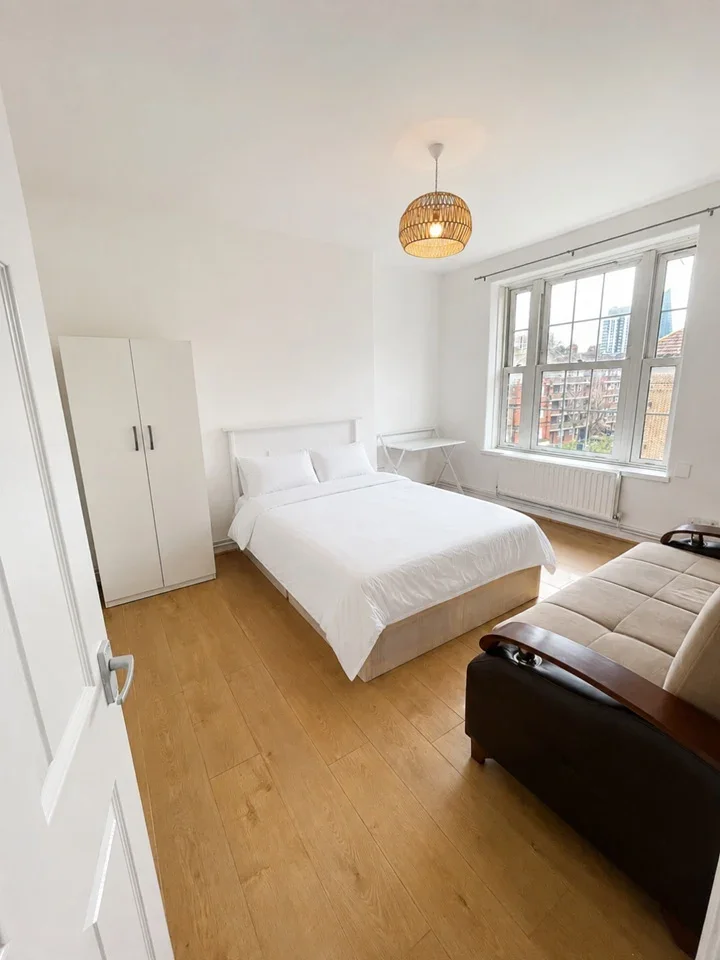 Room Chicksand Street in Greater London