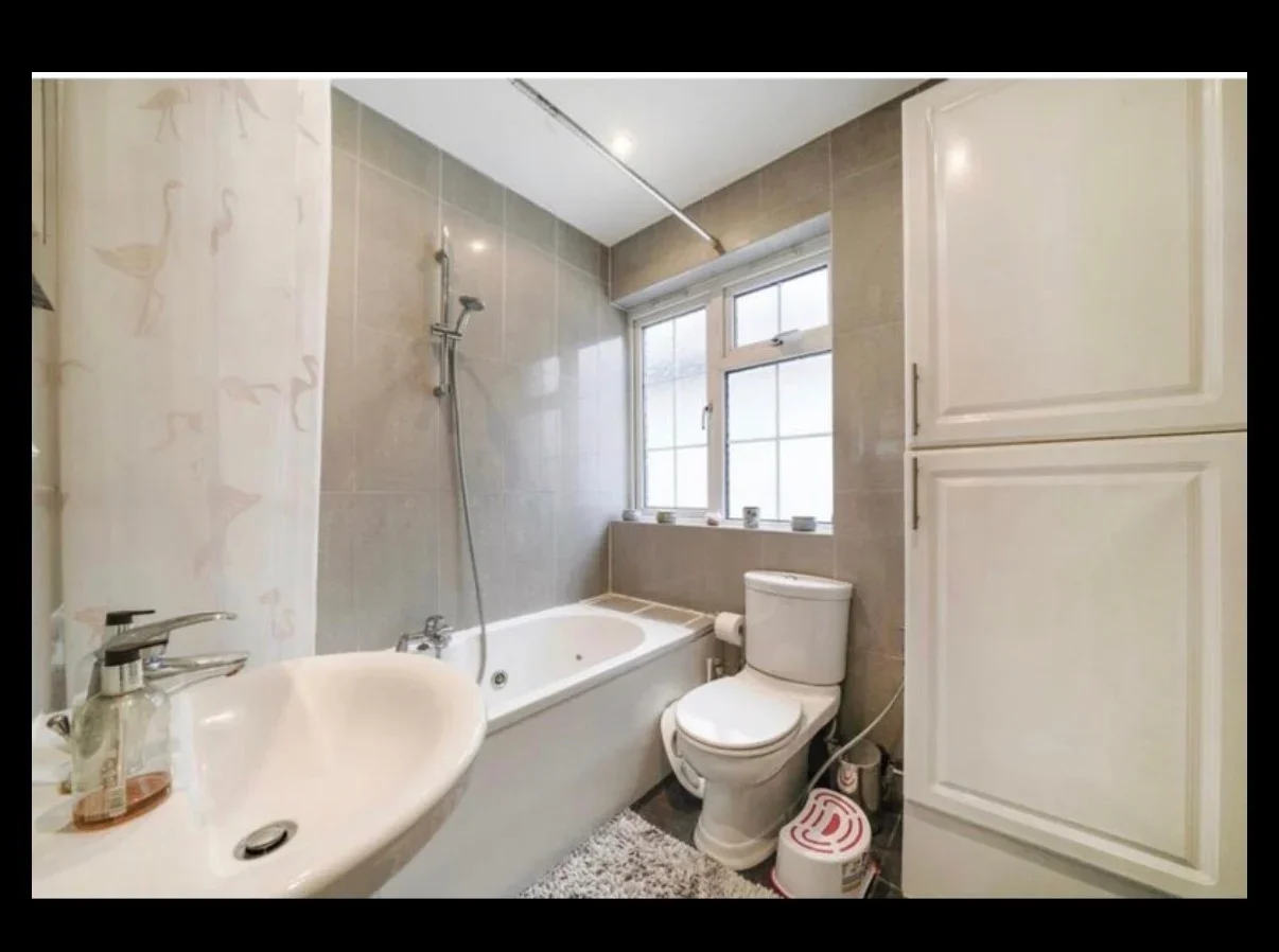 Room Wrottesley Road in Greater London