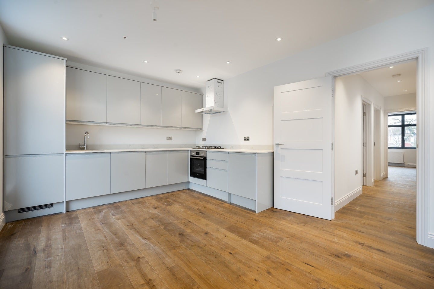 Flat Chatsworth Road in Greater London