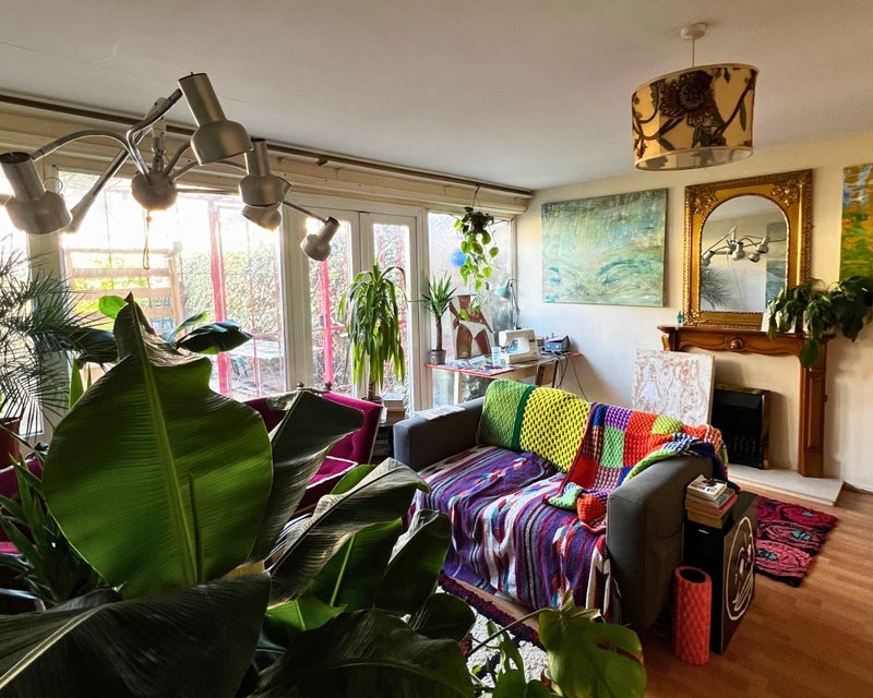 Room Bradstock Road in Greater London