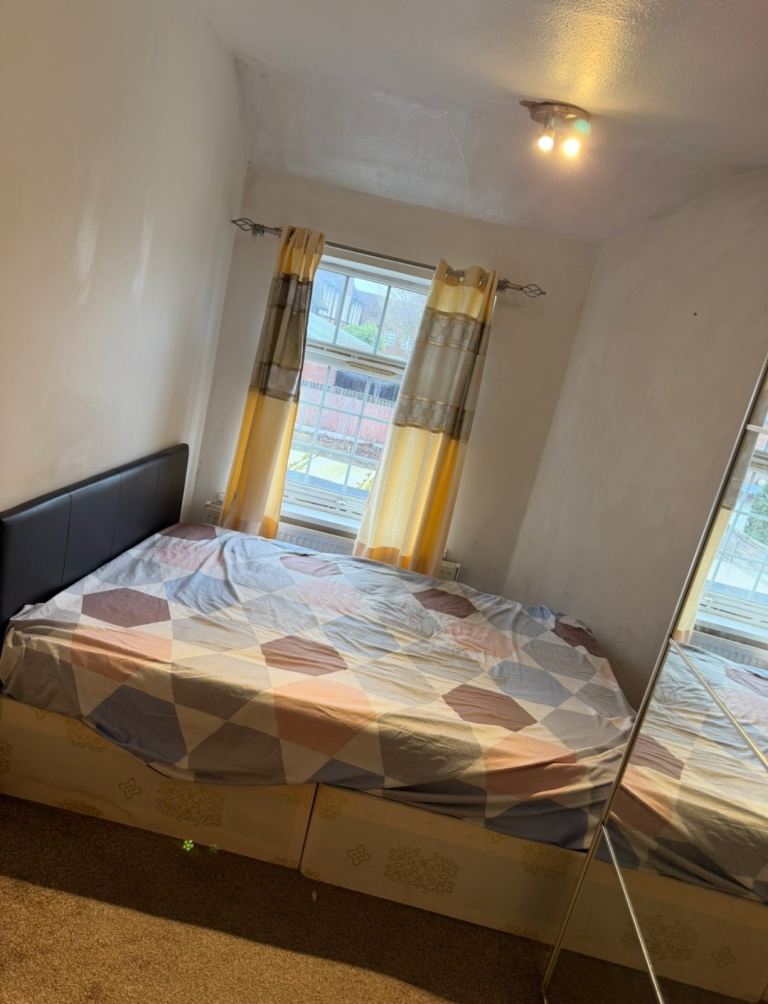 Room Orchard Road in Greater London