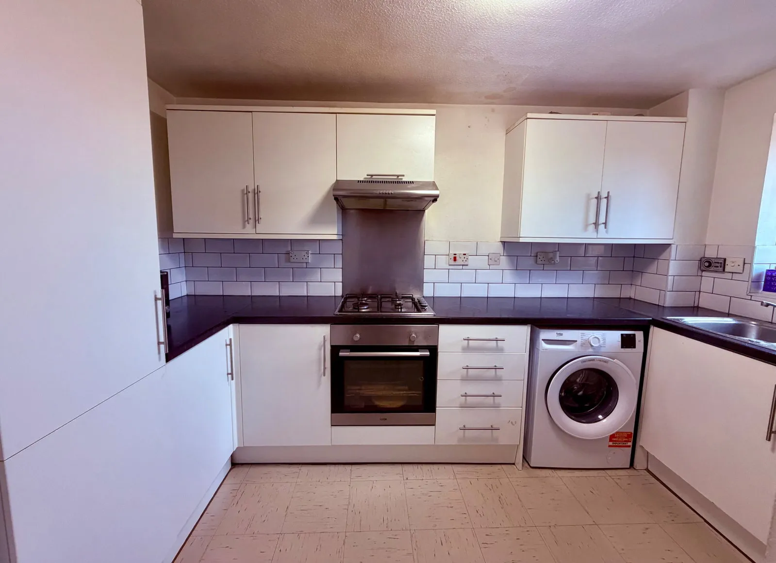 Flat Pempath Place in Greater London