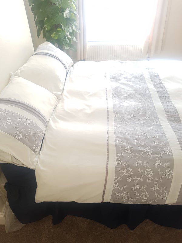 Room Ducie Street in Greater London