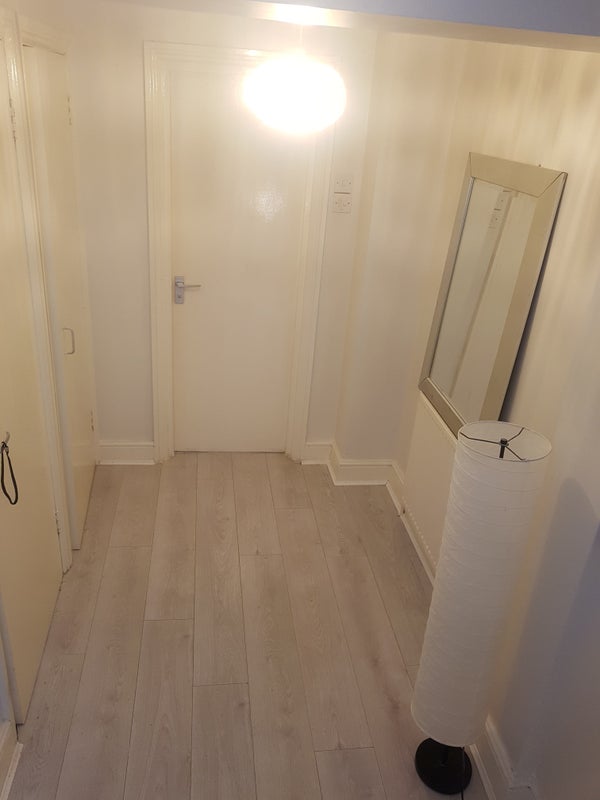 Room Ducie Street in Greater London