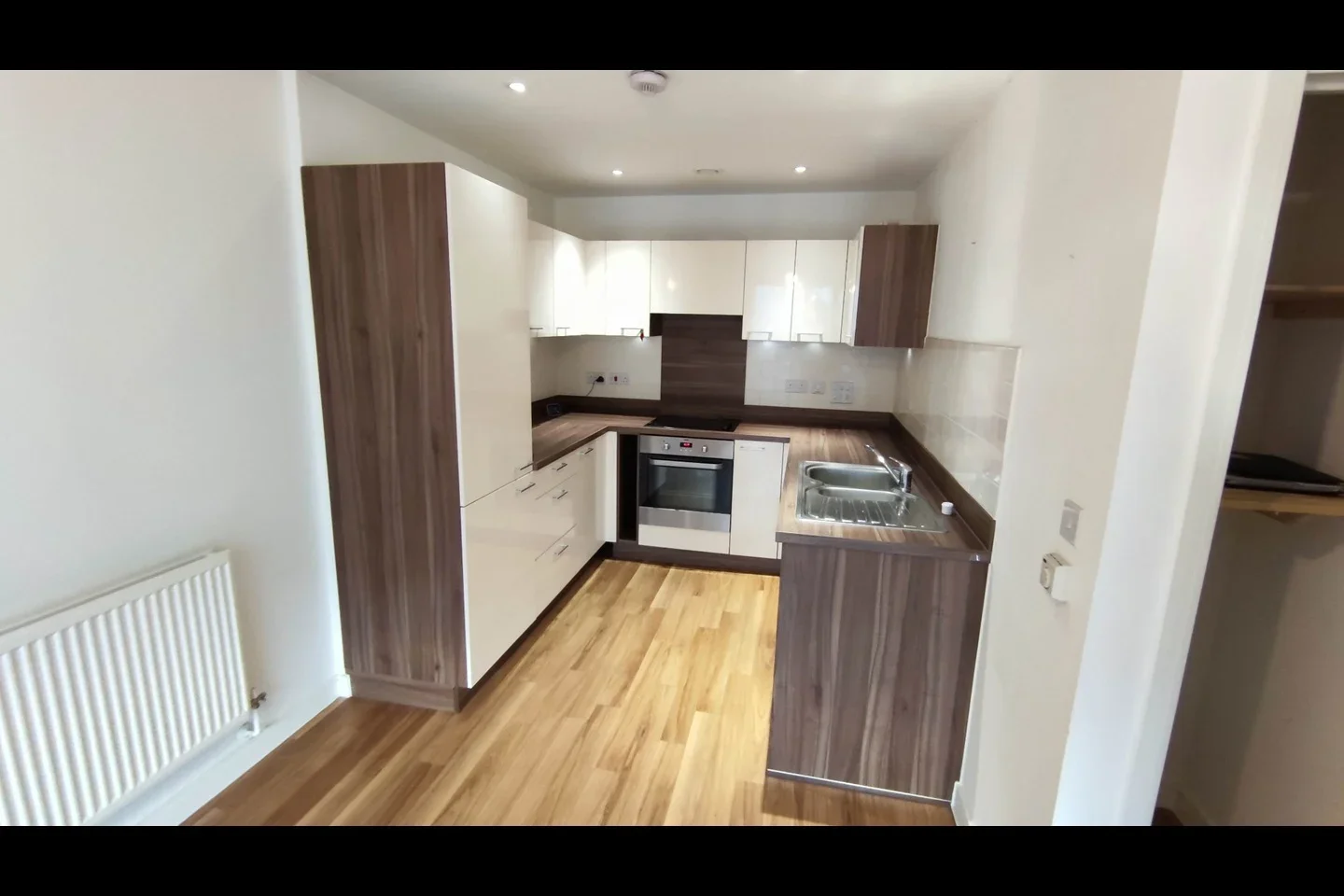 Flat Cabot Close in Greater London