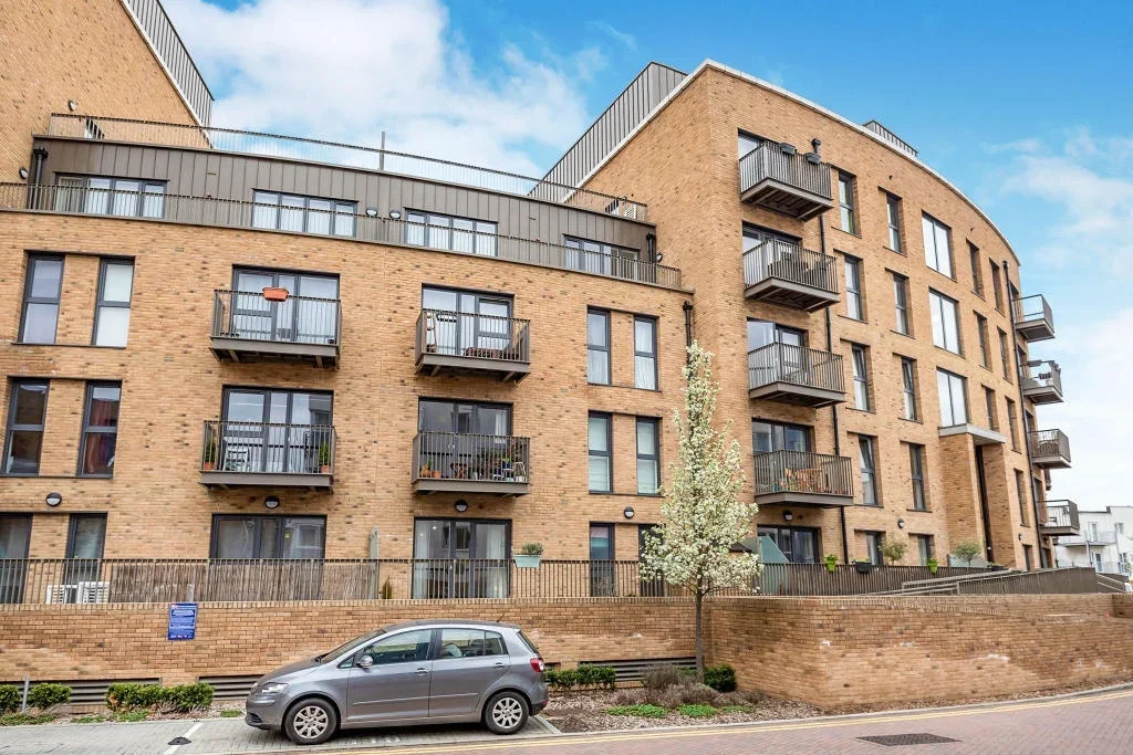 Flat Cabot Close in Greater London