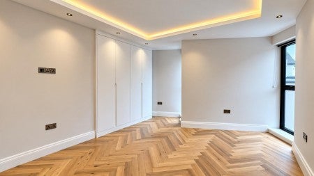 Flat Hazelwood Avenue in Greater London