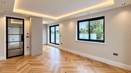 Flat Hazelwood Avenue in Greater London