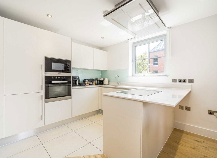 Flat Fulham Palace Road in Greater London