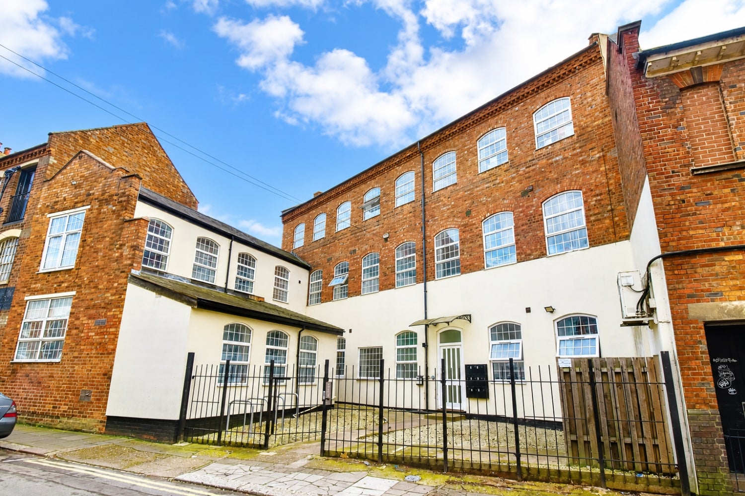 Flat Deal Court in Northampton