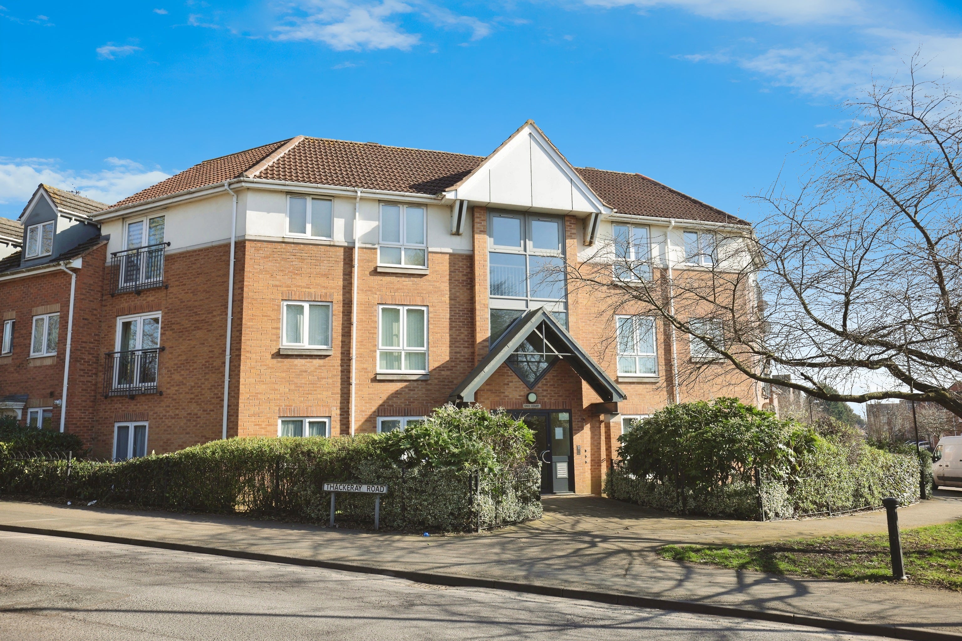 Flat Thackeray Road in Coventry