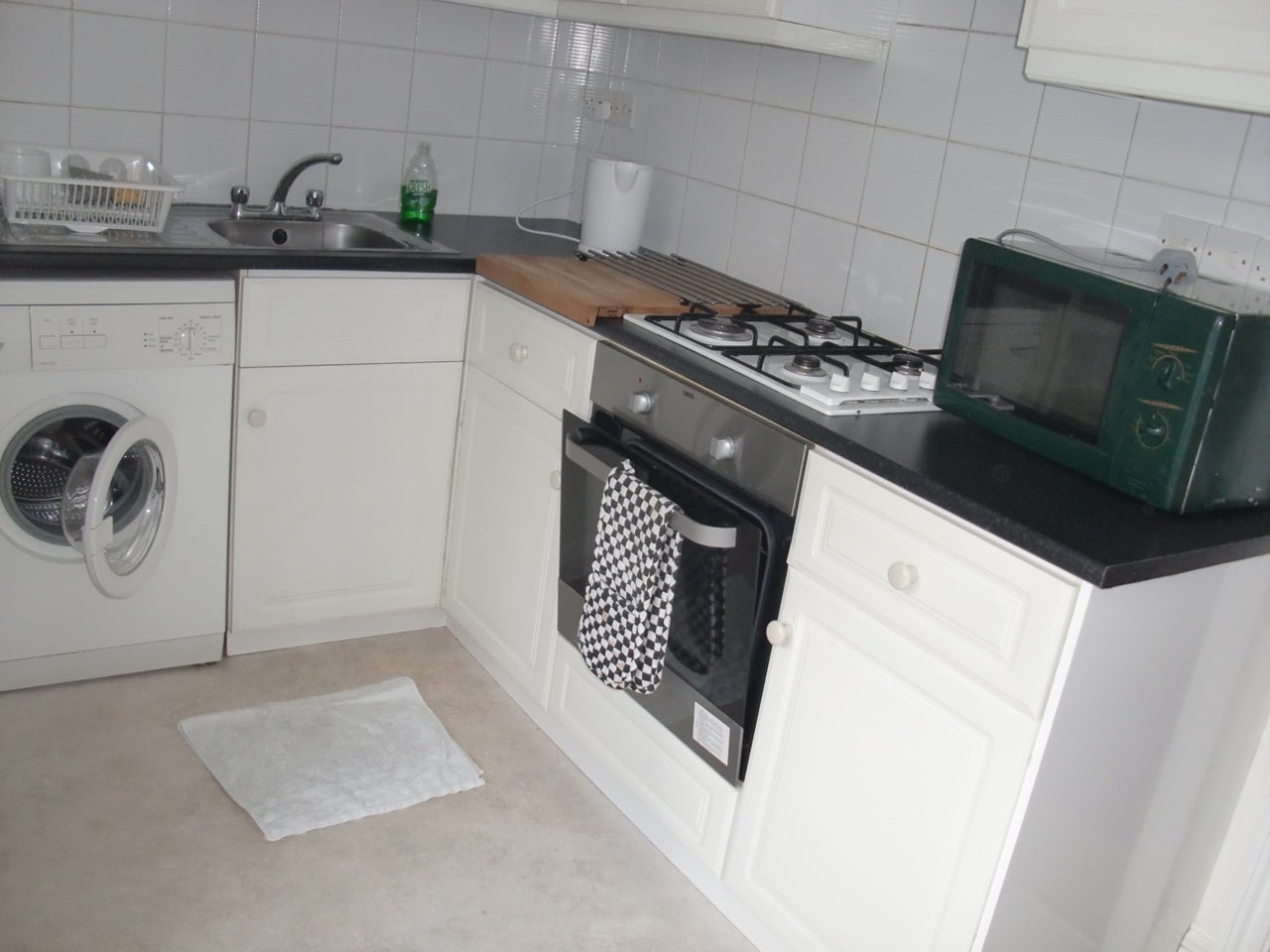Flat Acol Road in Greater London