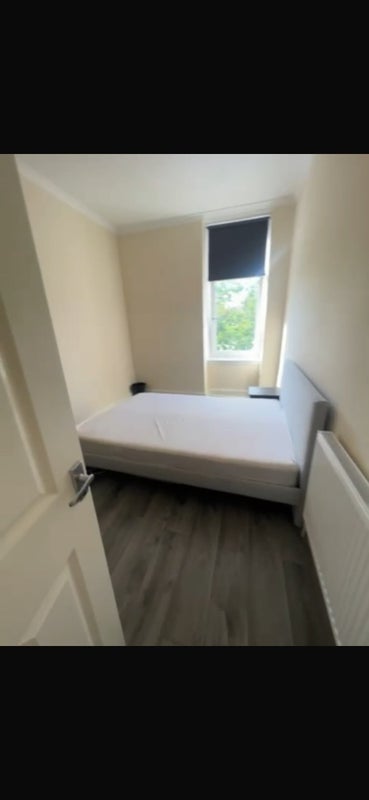Room Govanhill Street in Glasgow