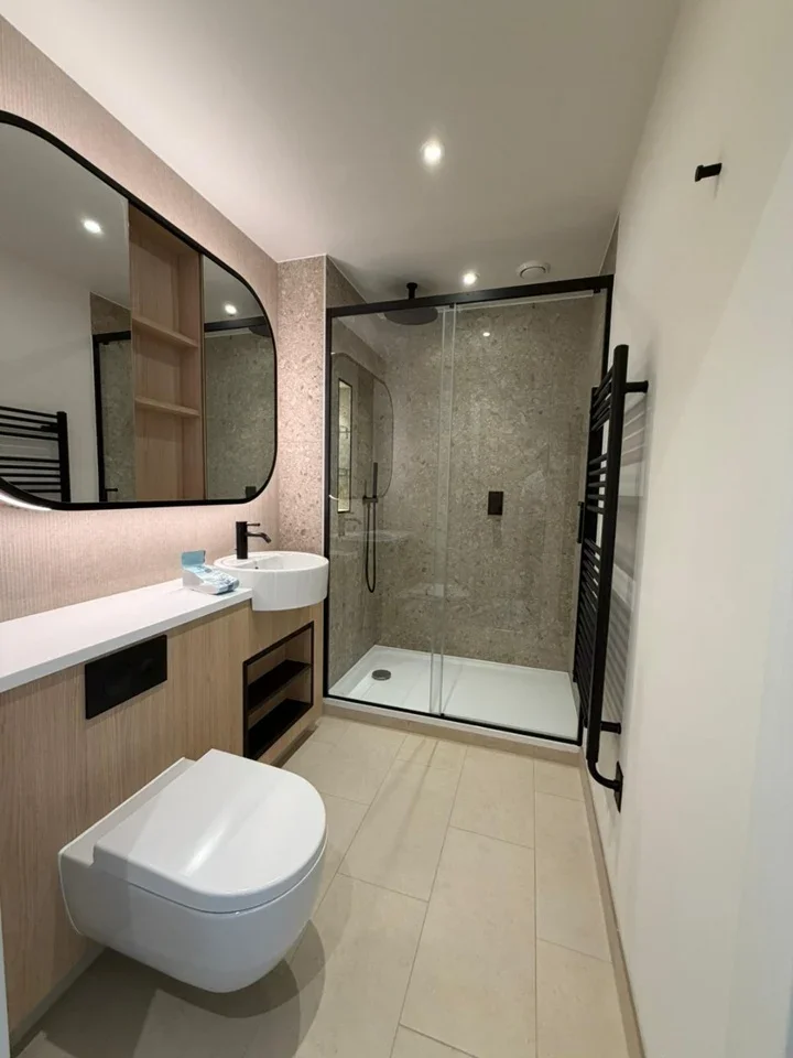 Flat The Hyde in Greater London