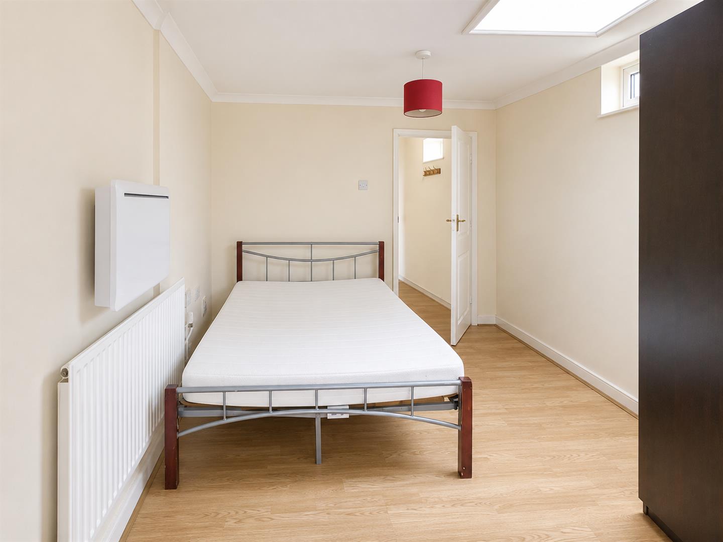 Flat Ellesmere Avenue in Greater London