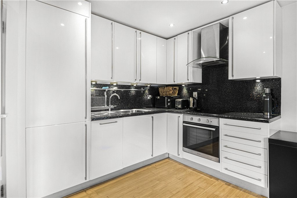 Flat Elmore Close in Greater London