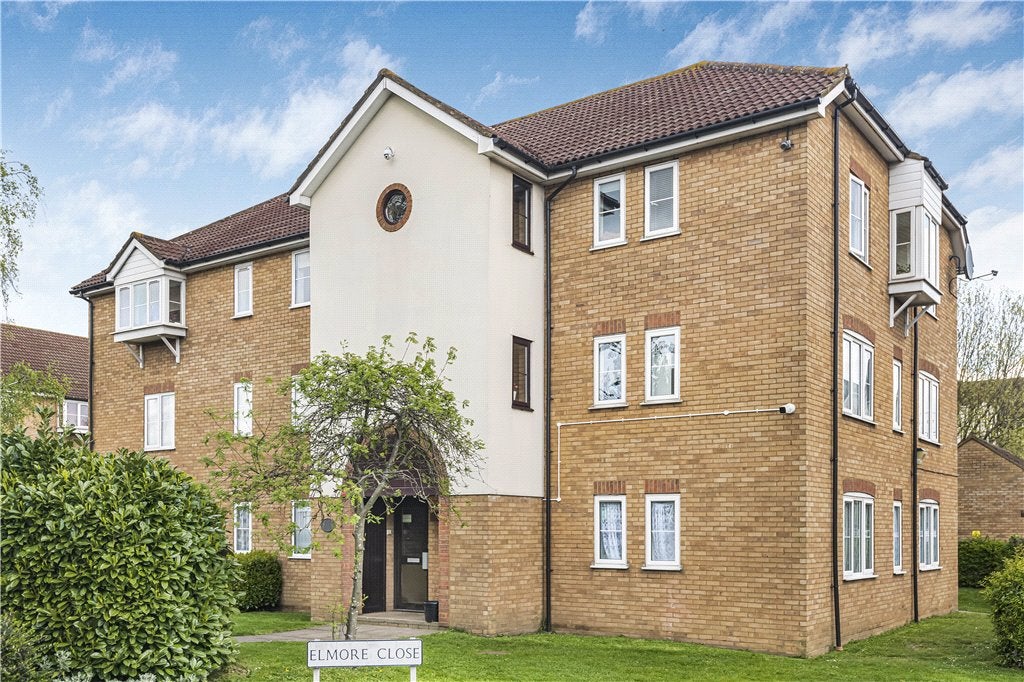 Flat Elmore Close in Greater London