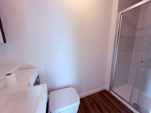 Flat Essex Road in Halling