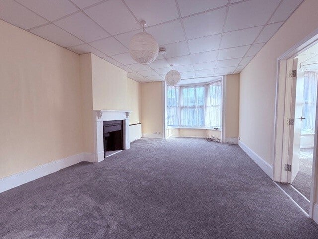 Flat Essex Road in Halling