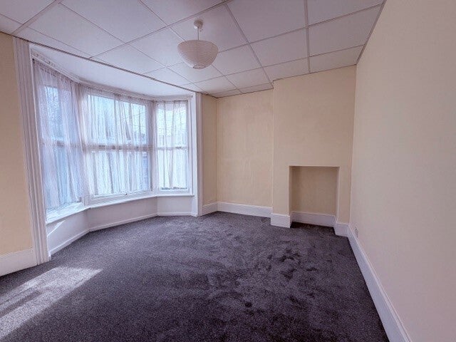 Flat Essex Road in Halling
