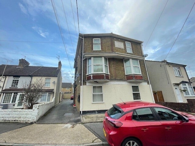 Flat Essex Road in Halling