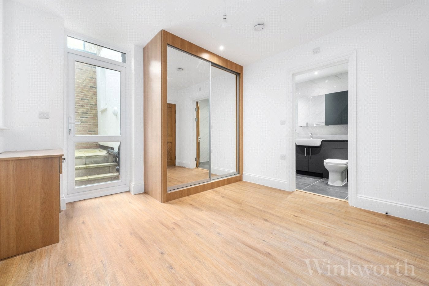 Flat Arbuthnot Road in Greater London
