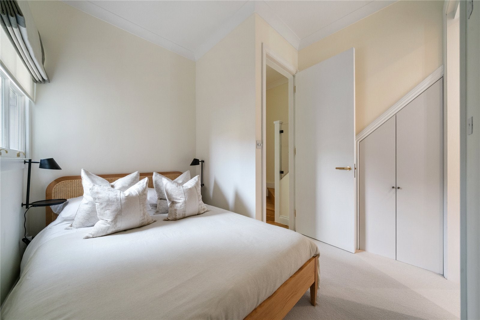 Flat Pembridge Villas in Greater London