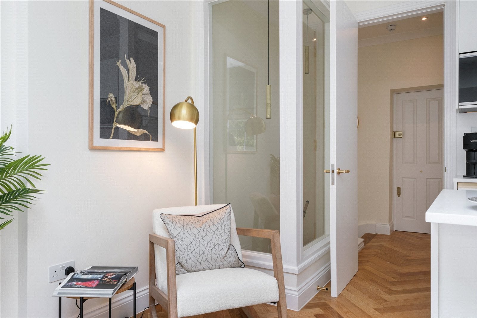 Flat Pembridge Villas in Greater London