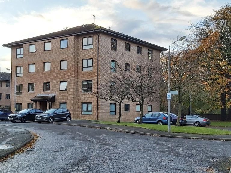 Flat Mansionhouse Gardens in Glasgow