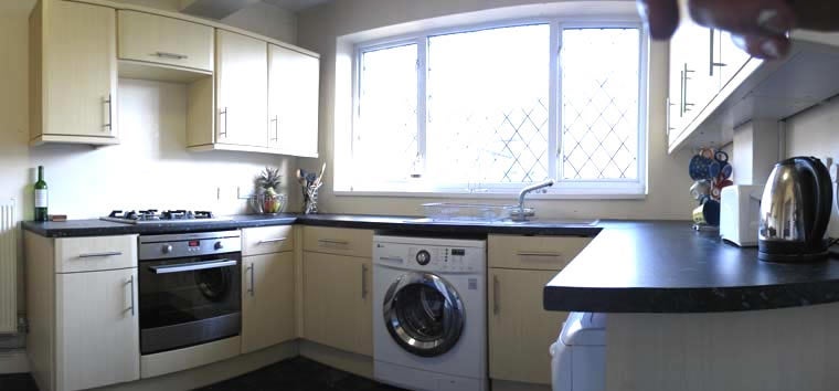 Room Dogfield Street in Cardiff