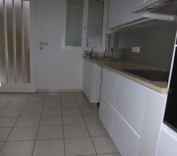 House Rue des Treilles in Libourne