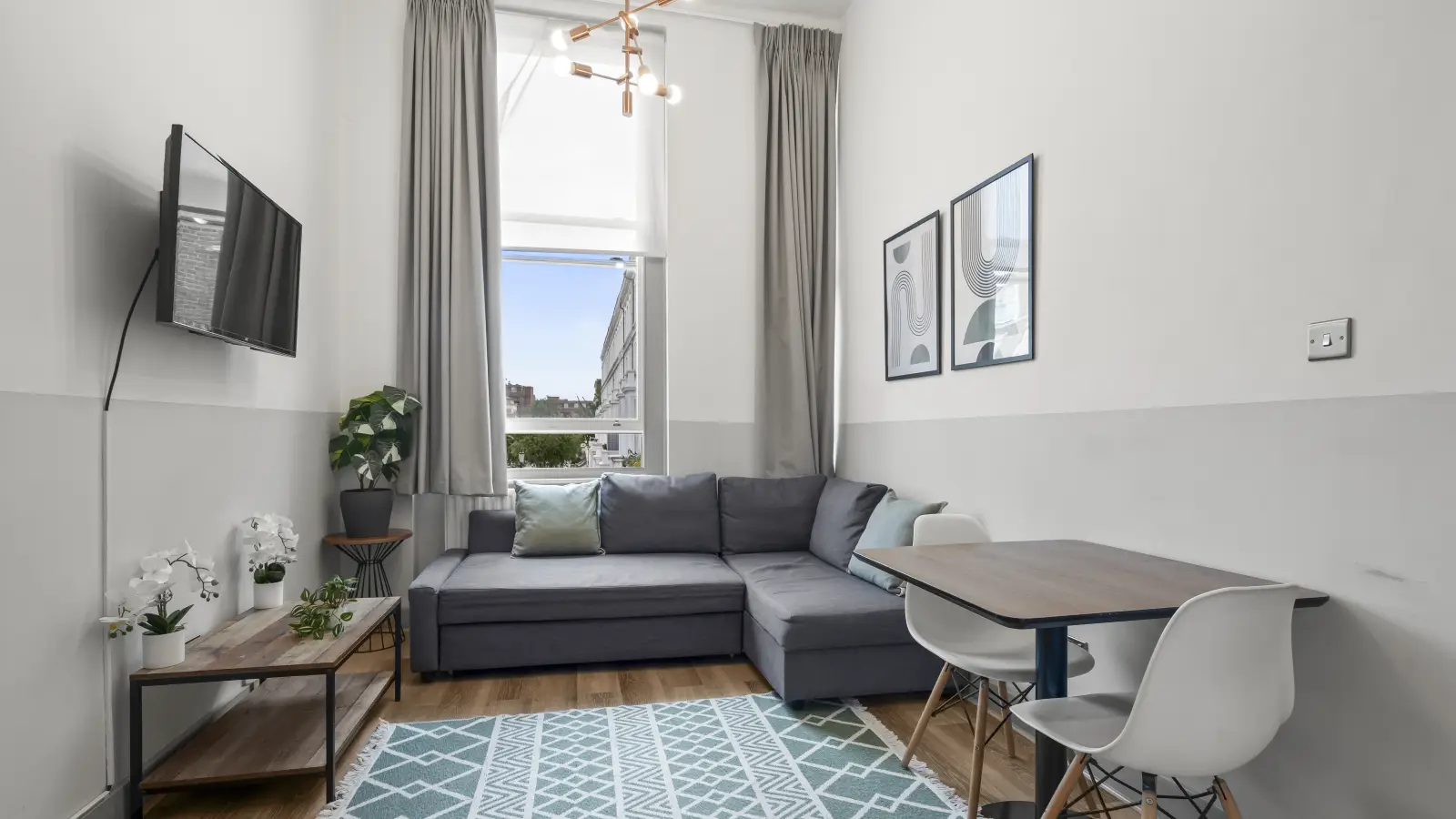 Flat Nevern Road in Greater London