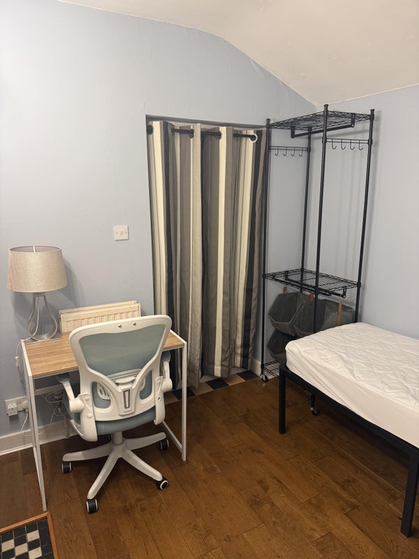 Room Lessing Street in Greater London