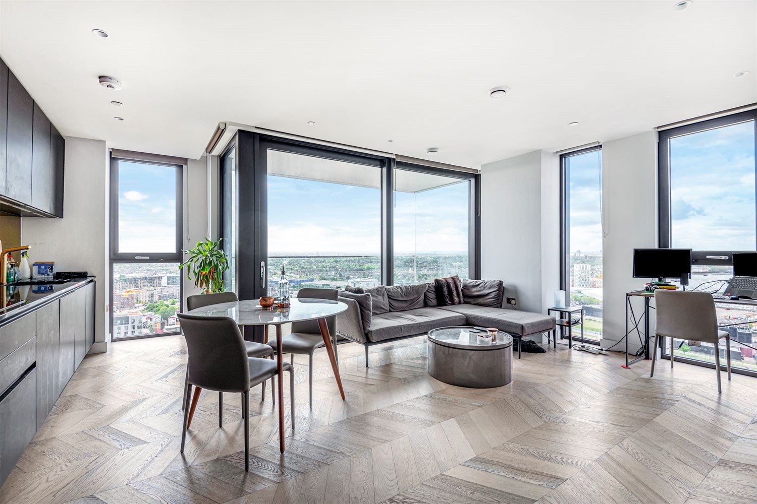 Flat Blackheath Avenue in Greater London