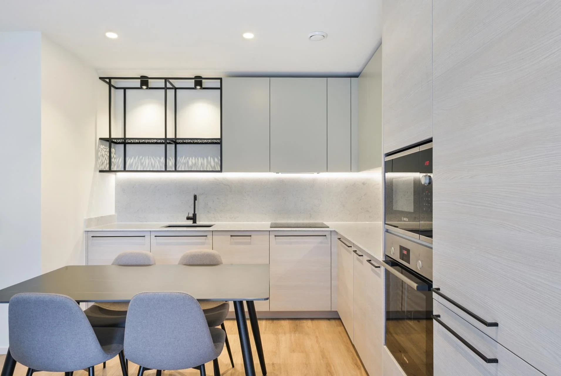 Flat Hemlock Street in Greater London