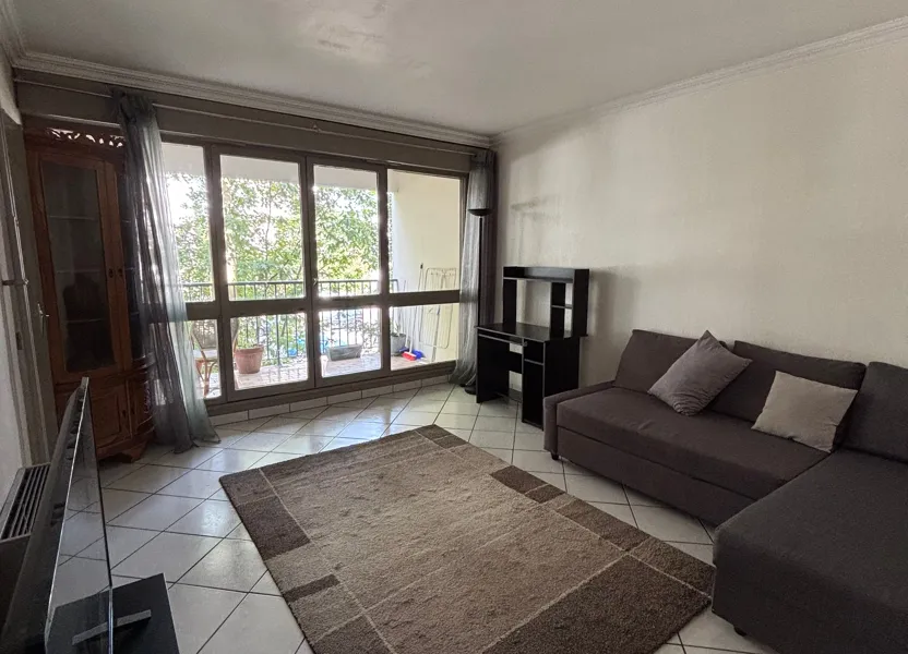 Flat Rue du Forez in Les Ulis