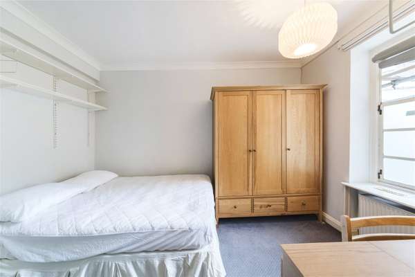 Flat Petty France in City of Westminster