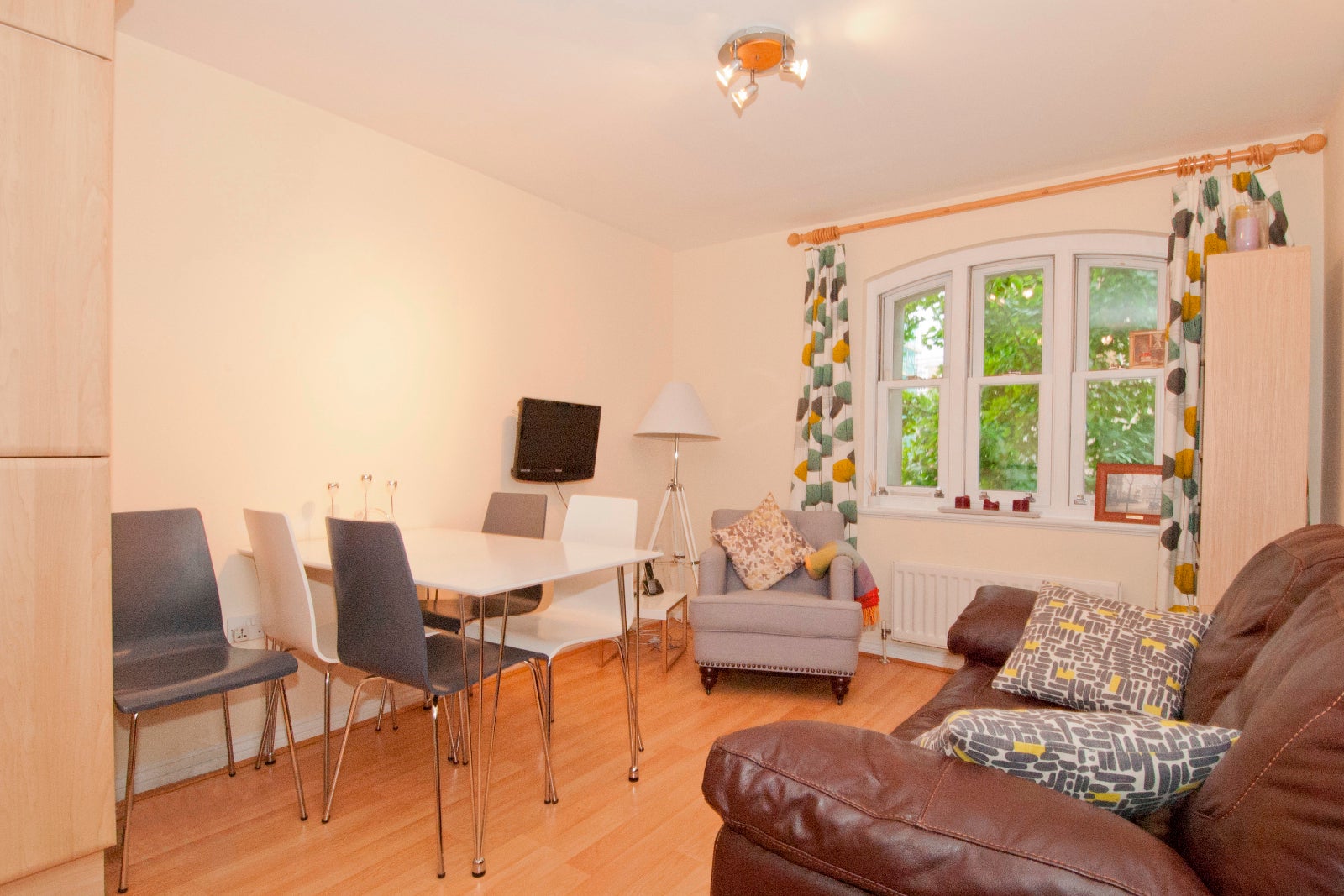 Flat Rochester Row in City of Westminster