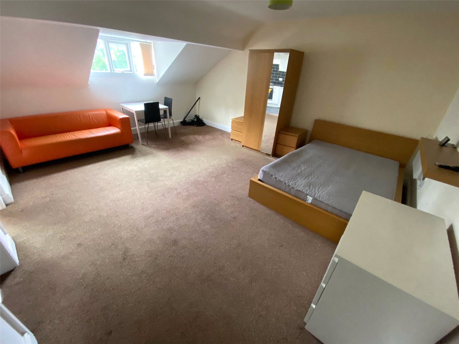 Flat Wilbraham Road in Manchester
