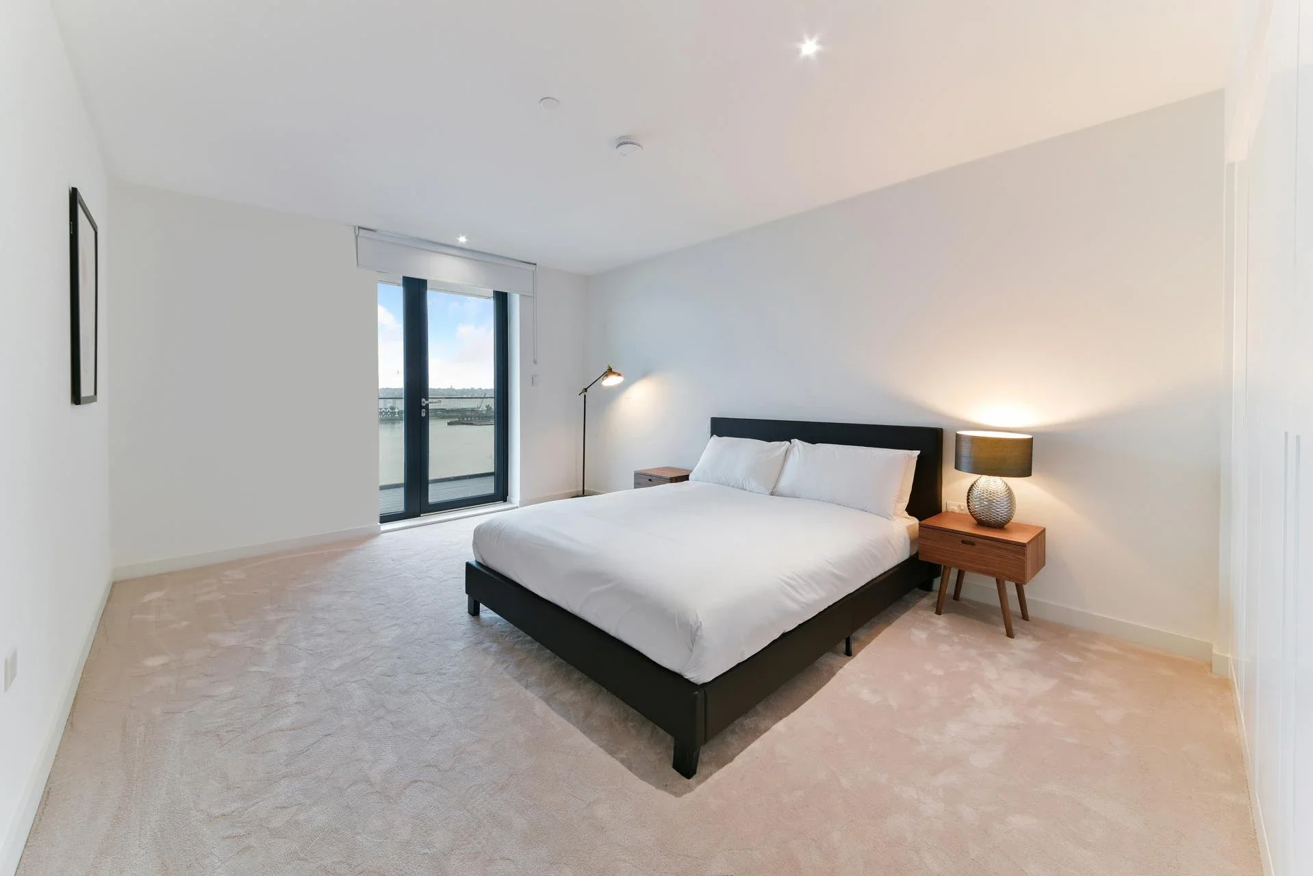 Flat Rawsthorne Close in Greater London
