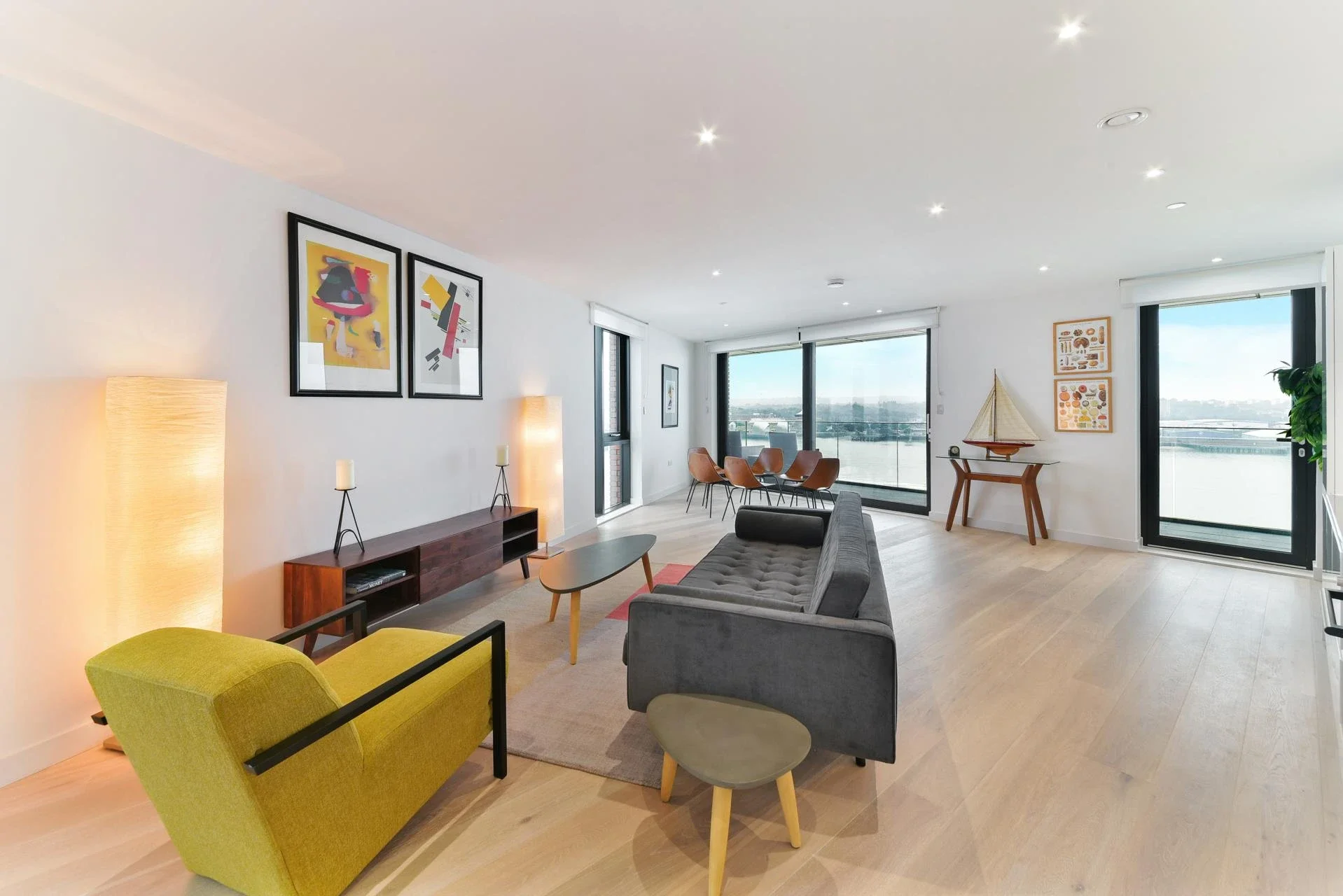 Flat Rawsthorne Close in Greater London