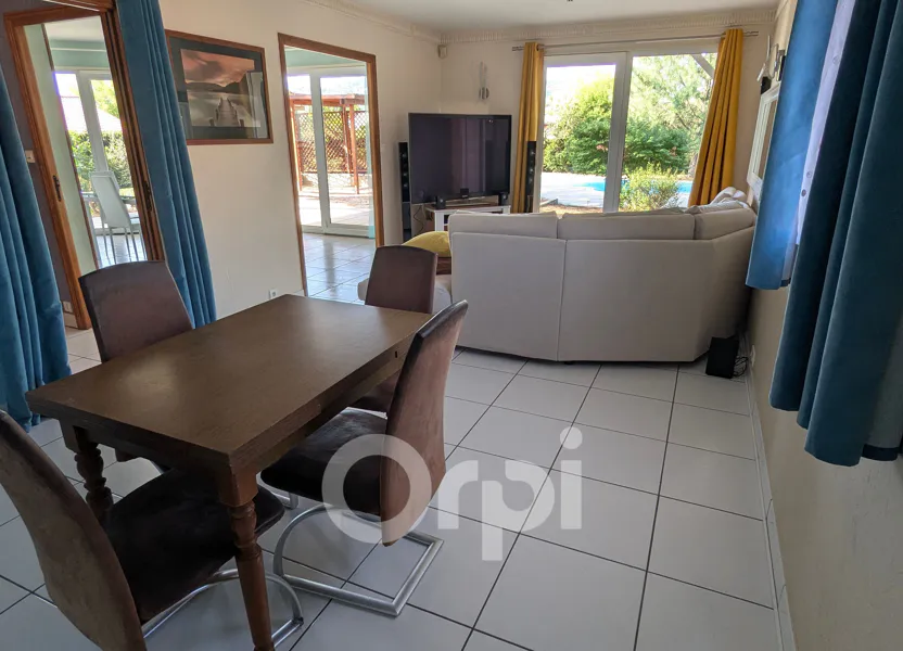 House Rue Saint-Nicolas in Les Martres-de-Veyre