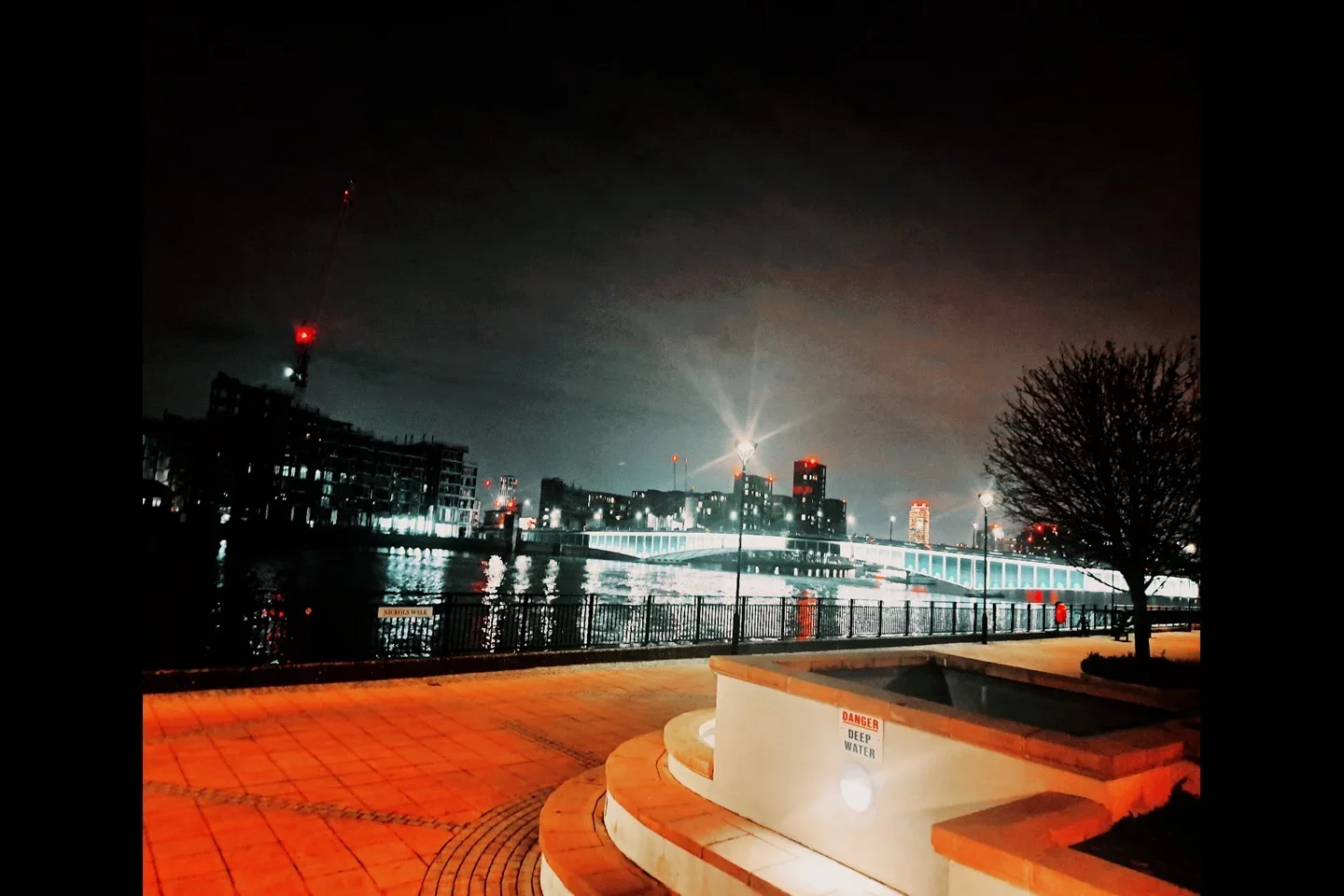 Flat Smugglers Way in Greater London