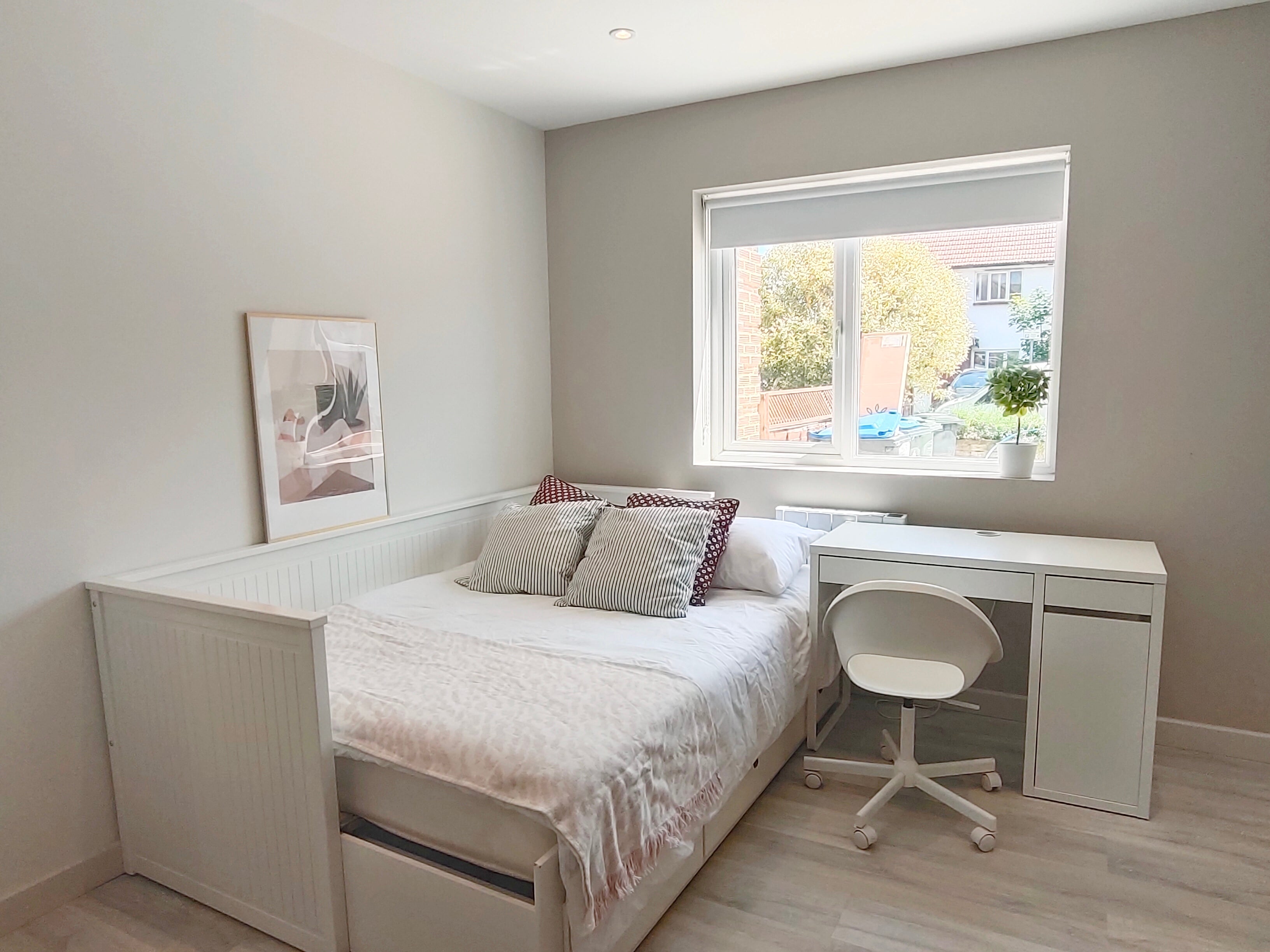 Room Addison Gardens in Greater London