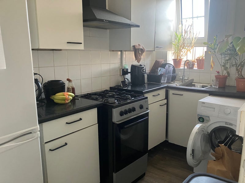 Room Collingwood Street in Greater London