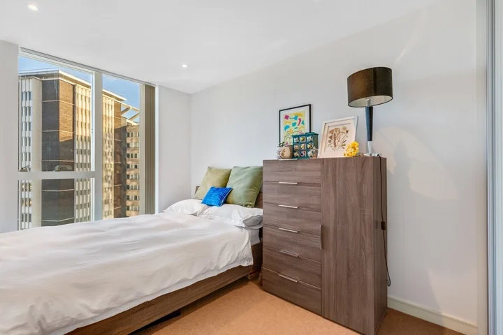 Flat Saffron Square in Greater London